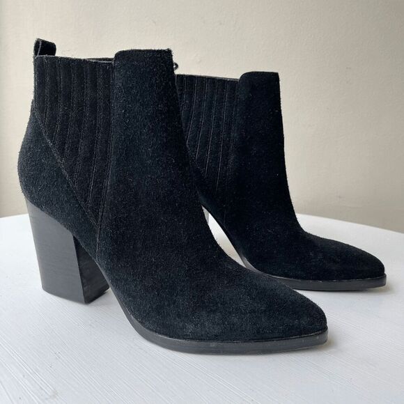 Marc Fisher Alva Bootie Black Suede Point Toe SZ 7 Block Heel - Picture 1 of 9